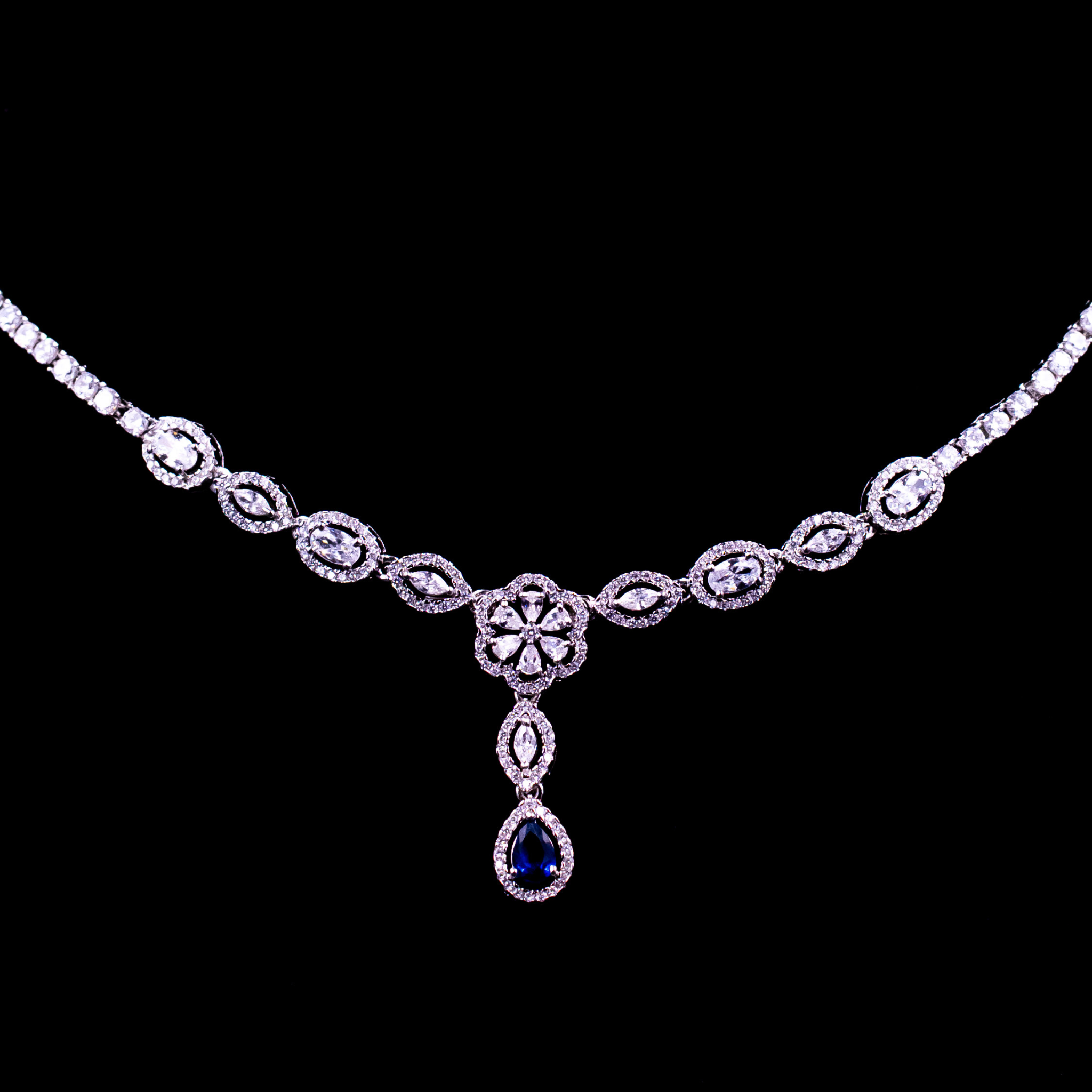 Royal Sapphire Éternité Set