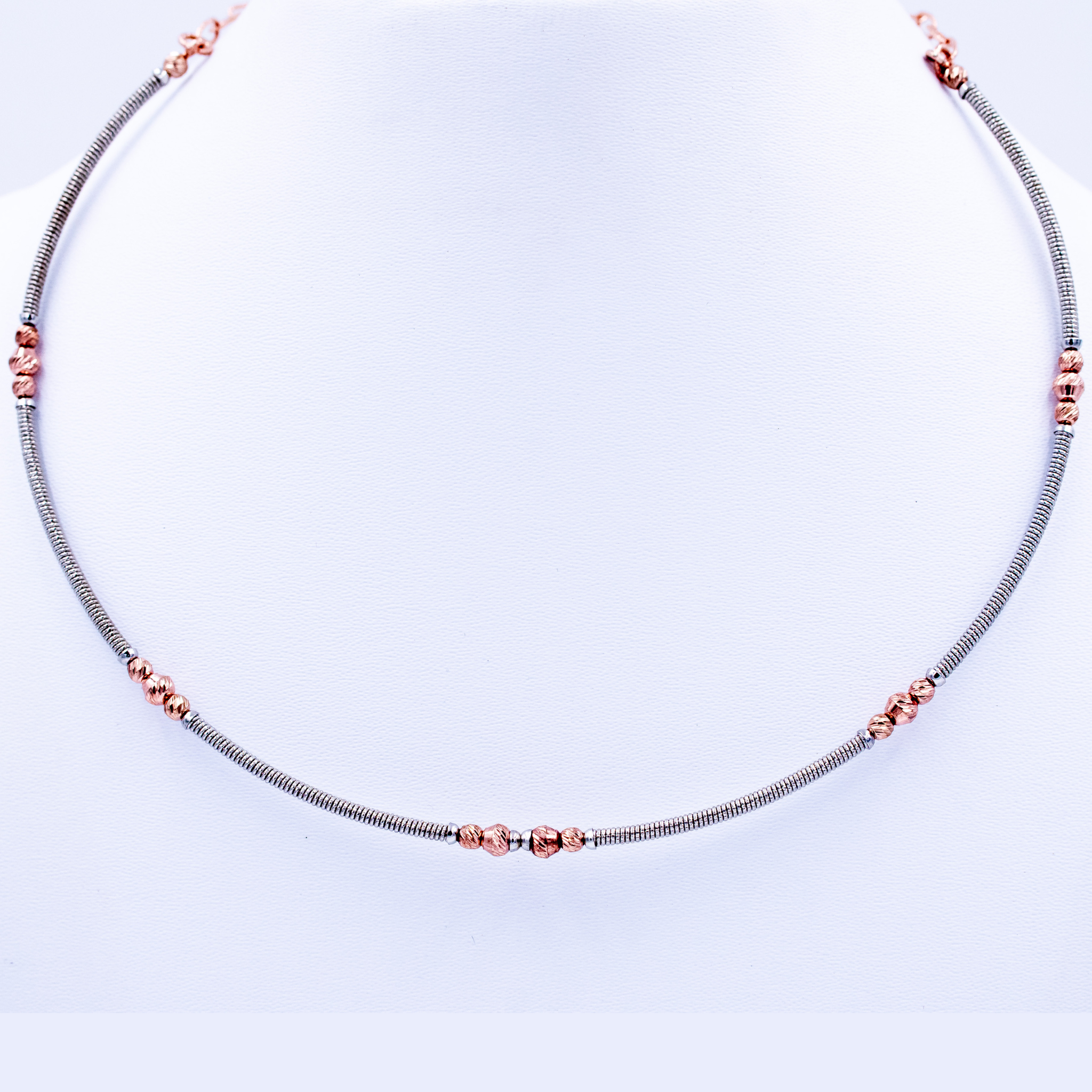 Rosé Dewline Blossom Necklace