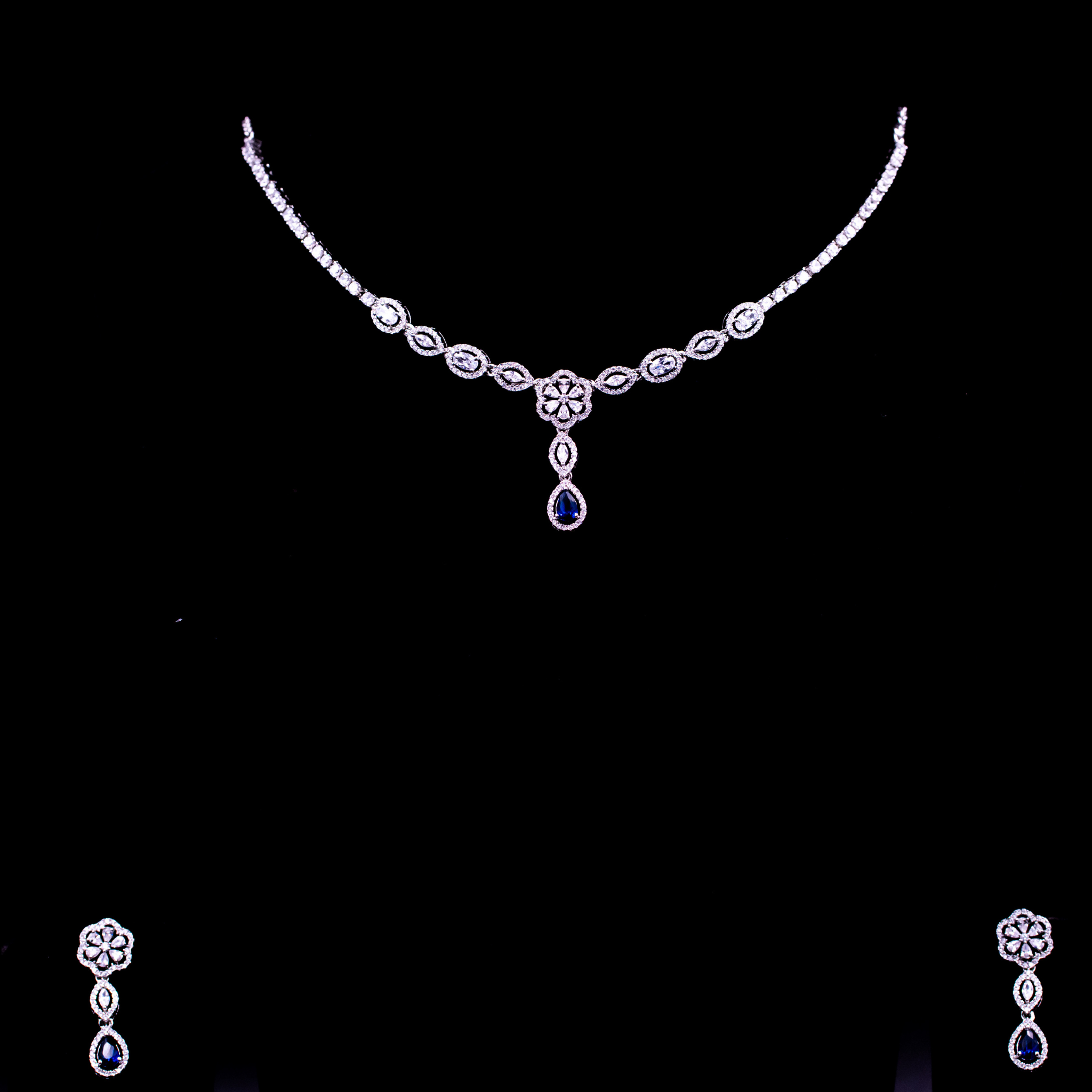 Royal Sapphire Éternité Set