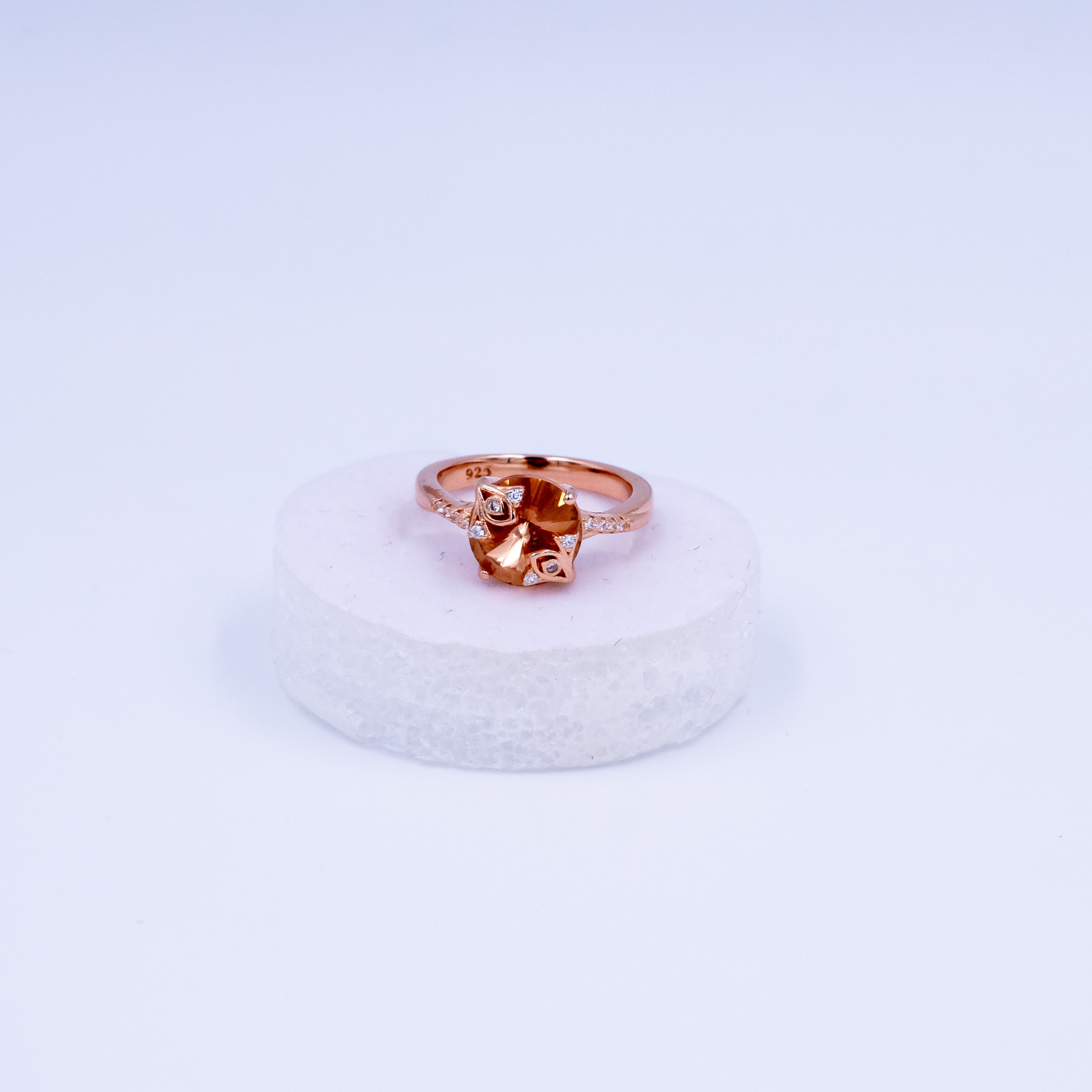 Amber Élan Ring