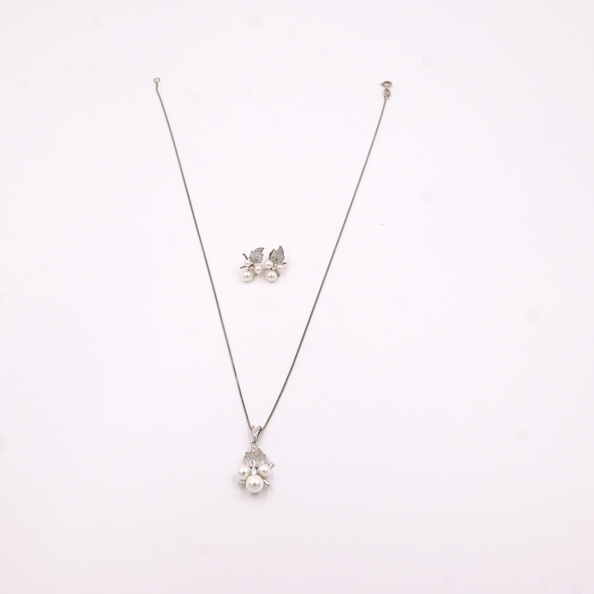 Pearl Bloom Leaf Pendant Set
