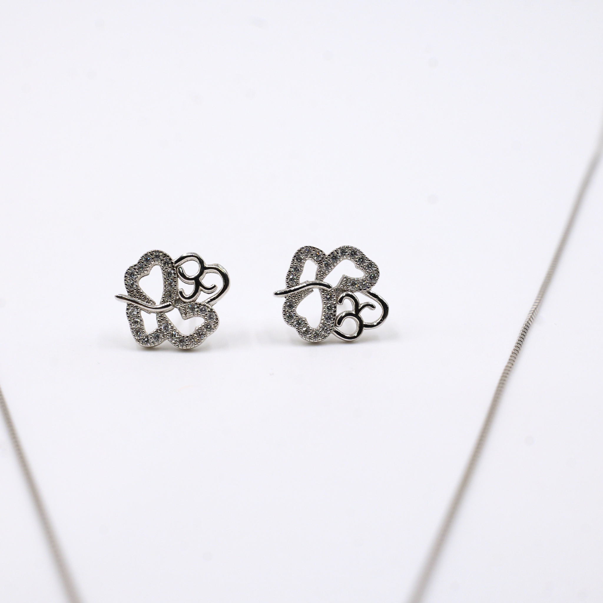 Lumière Clover Pendant Set