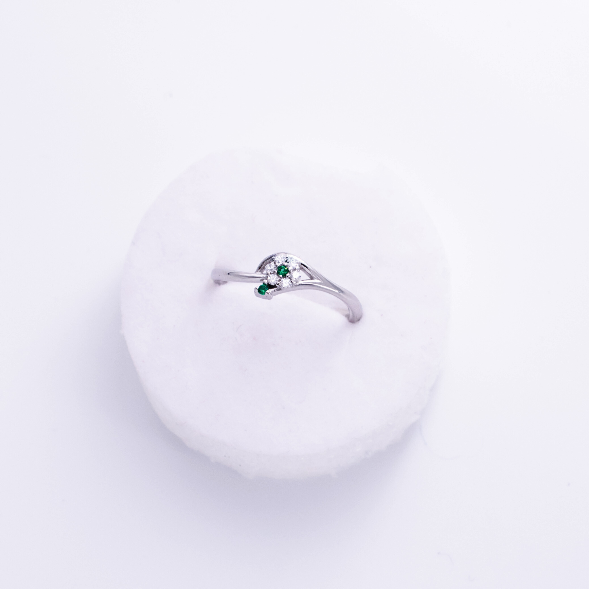 GREEN SILVER STONE RING