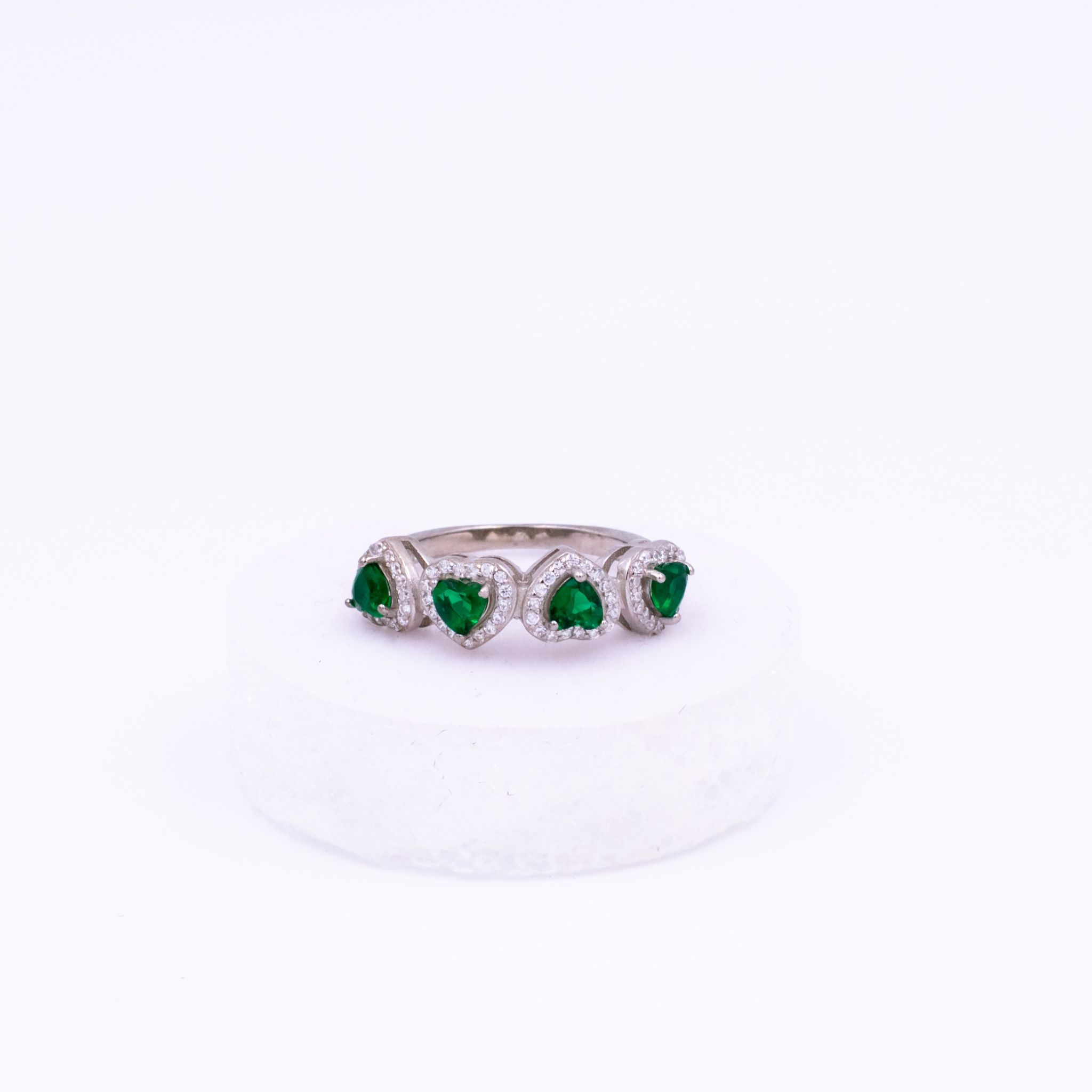 GREEN HEART RING
